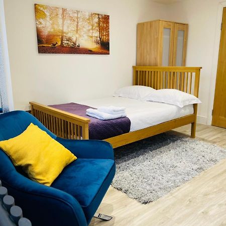 New Modern Studio Apartment, Parking, Netflix Kenilworth Bagian luar foto