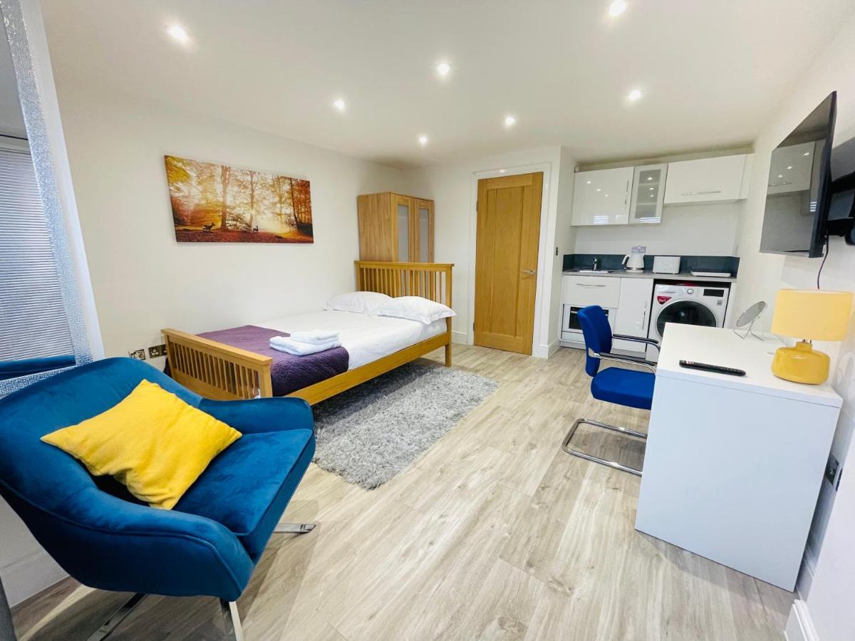 New Modern Studio Apartment, Parking, Netflix Kenilworth Bagian luar foto