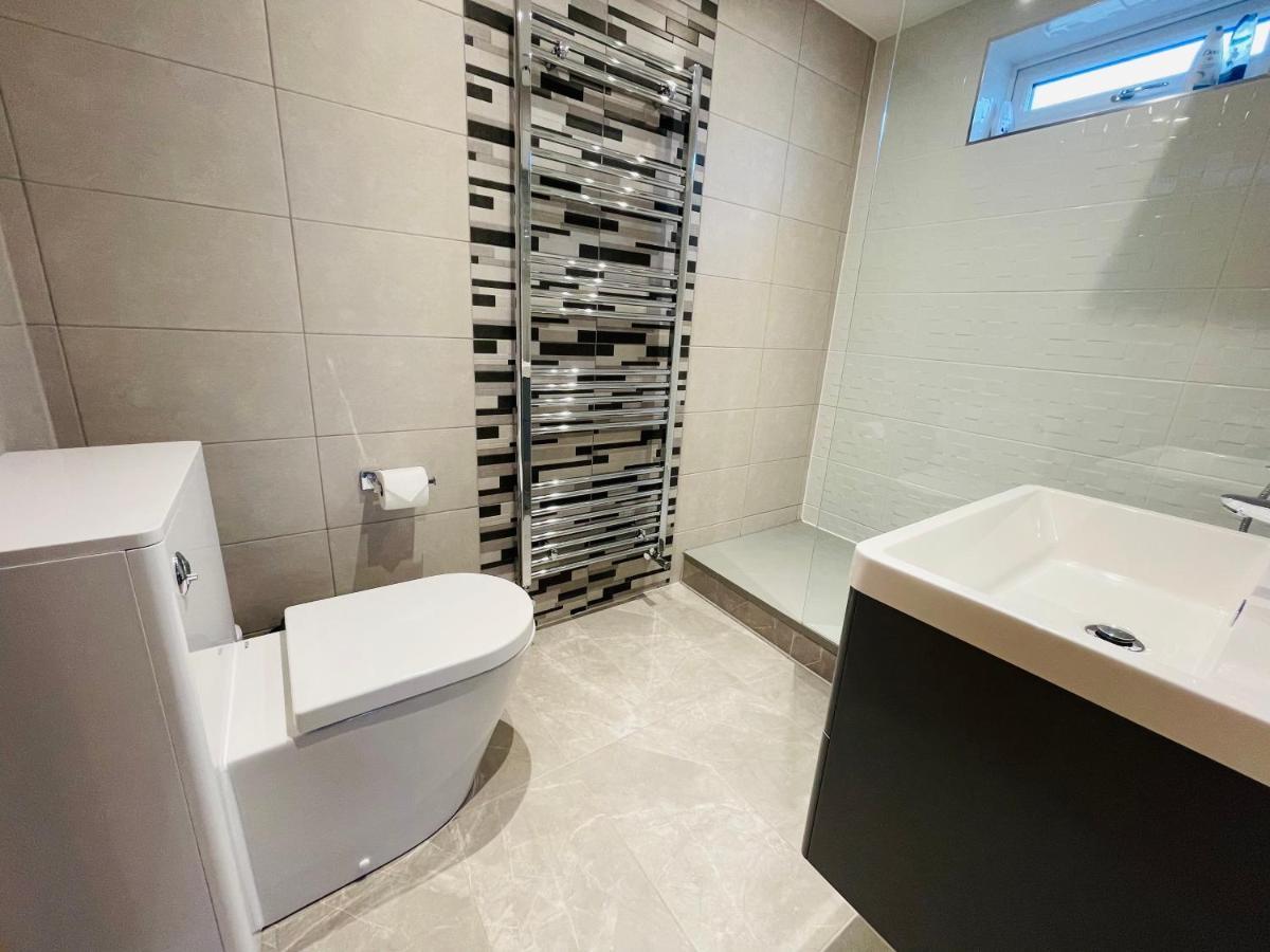 New Modern Studio Apartment, Parking, Netflix Kenilworth Bagian luar foto